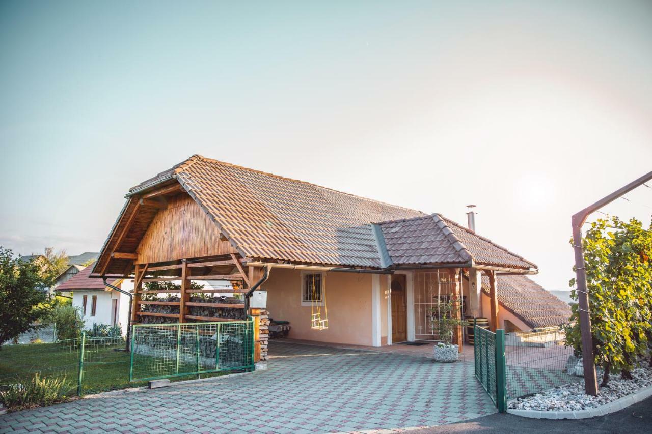 Vineyard Cottage Urban Mirna Exterior photo